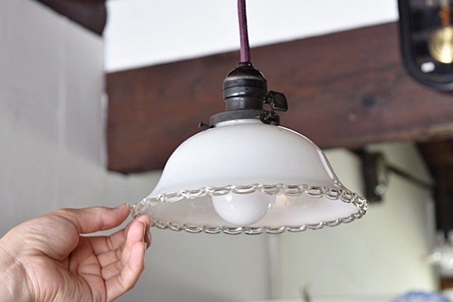 ガラスシェード 乳白フリル 電傘 吹きガラス 昭和初期 - 生活骨董と