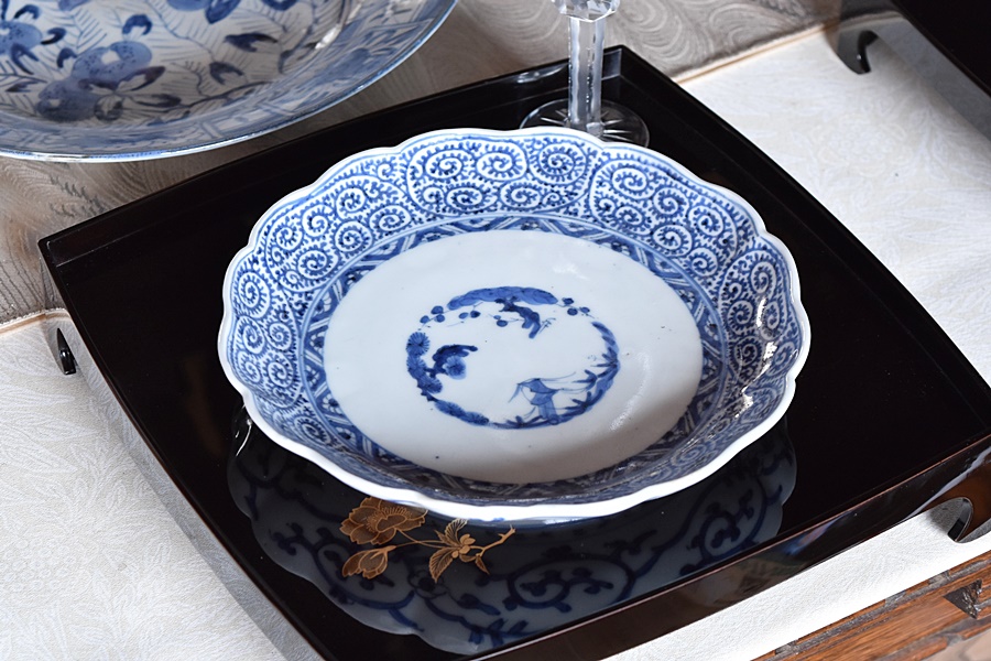 骨董 アンティーク 古伊万里 染付秋草波濤文様 七寸皿 丸皿 秋草図