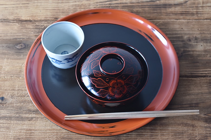 輪島塗吉野絵煮物椀と根来塗丸盆 - 生活骨董と古布のアンティーク