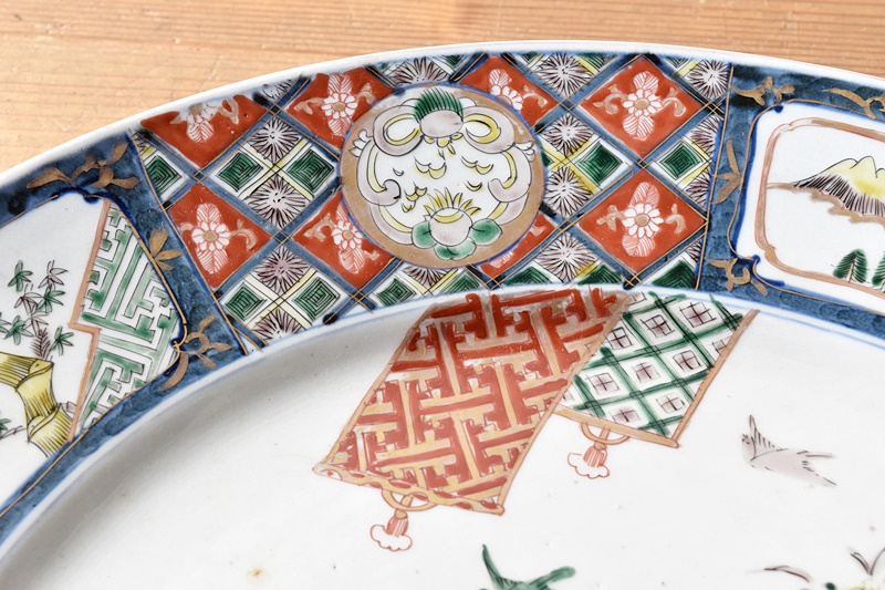 古伊万里 色絵 壺に菊花 生け花の図 亀甲模様に龍 45.5㎝ 大皿 - 生活