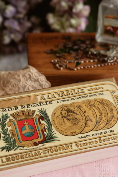 アンティーク紙箱 パウダーボックス nymphea フランス アンティークス