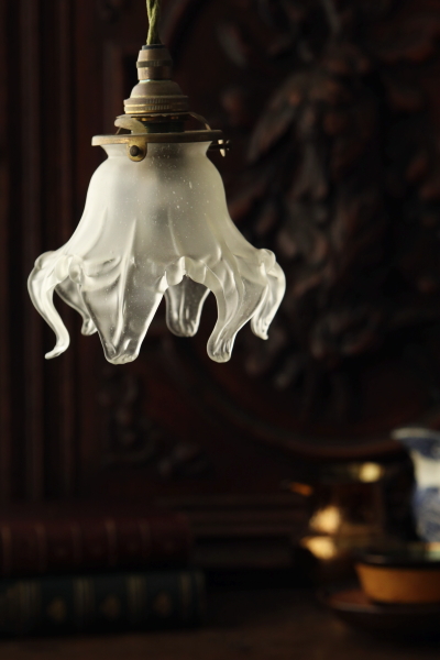 ヴァセリングラスペンダントランプ 釣鐘型ランプシェード イギリス