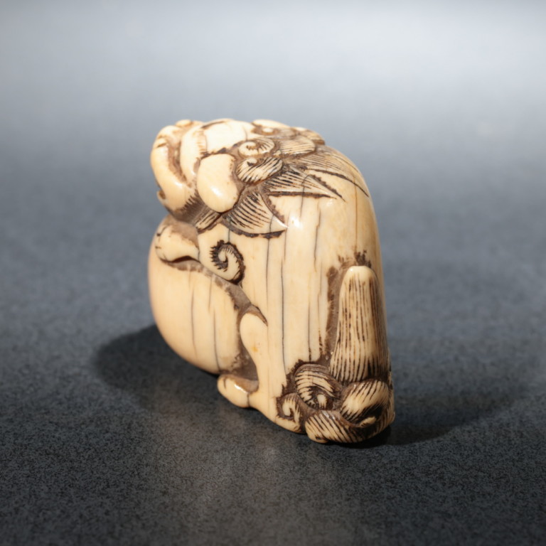 象牙 玉獅子根付 - 古好屋