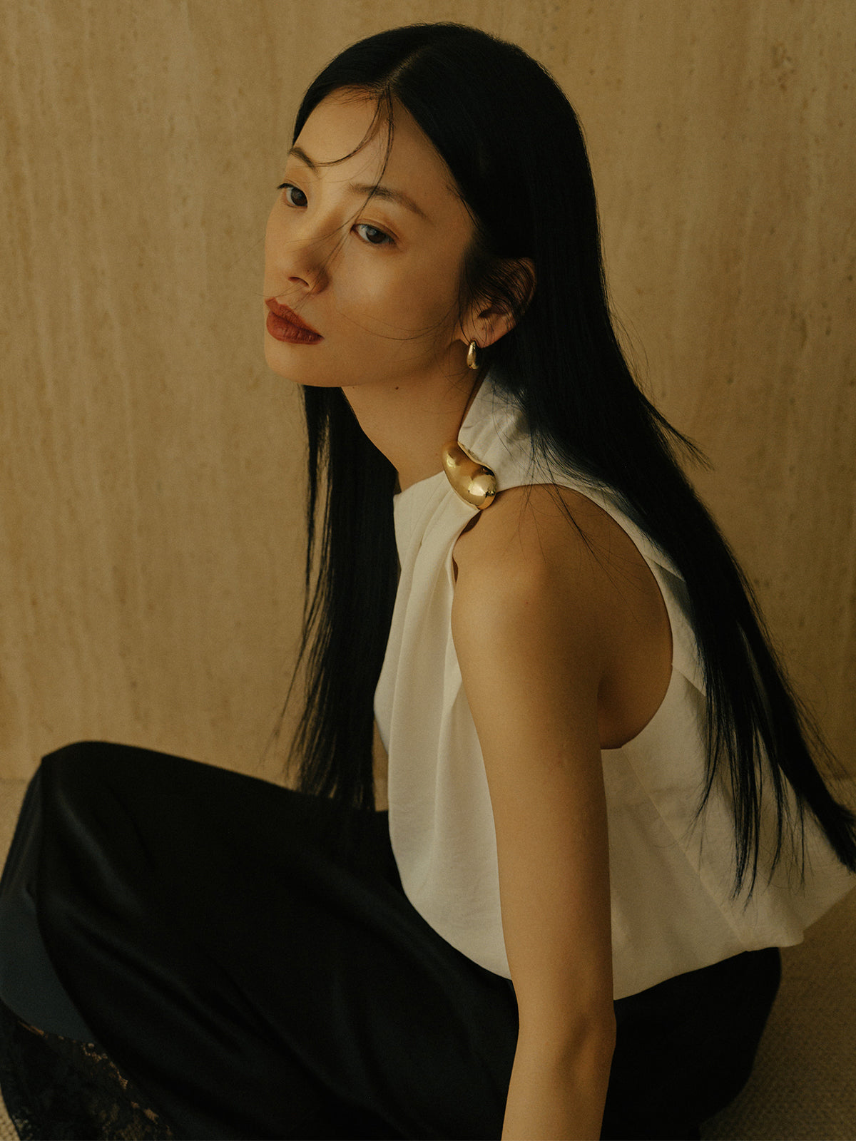 アクセサリードレープブラウス