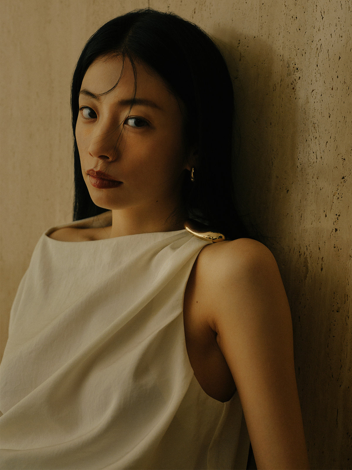 アクセサリードレープブラウス