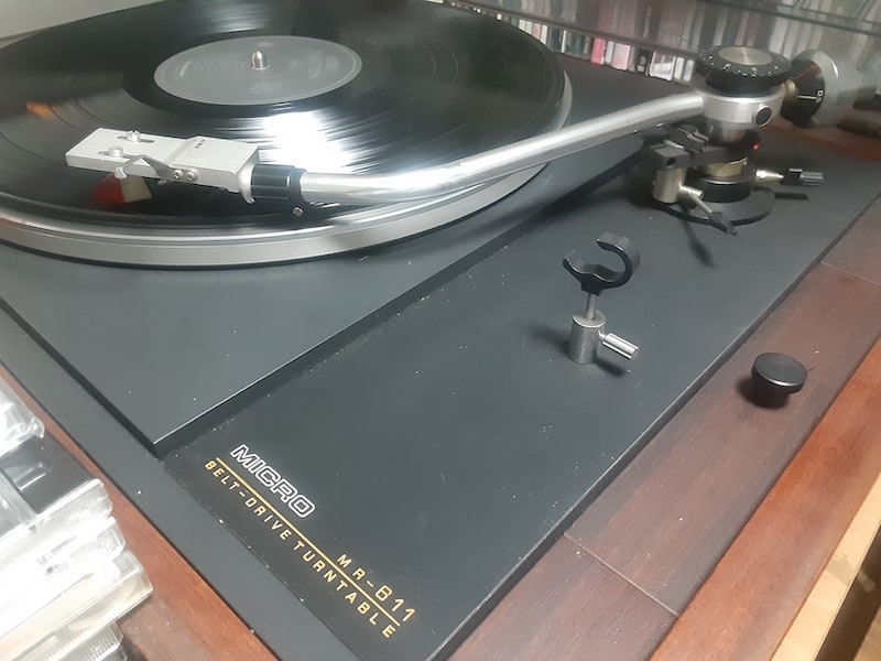 ベルトドライブの高級レコードプレーヤー「MICRO MR-611」で遊ぶ