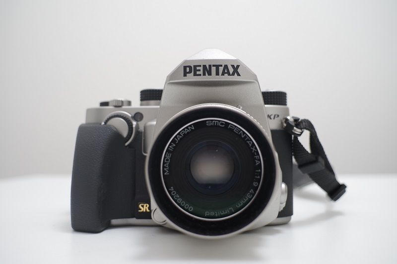 K-1ジュニア！？秀逸デザインのAPS-Cミドルクラス「PENTAX KP」で遊ぶ