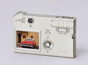 ASCII.jp：カシオ、カードサイズデジカメ“EXILIM”に200万画素モデル