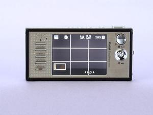 ASCII.jp：Kodak EasyShare V570 デュアルレンズ デジタルカメラ (1/3)