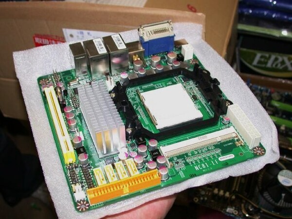 ASCII.jp：「AMD 780G」採用のMini-ITXマザーがJETWAYから発売