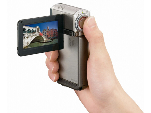 ASCII.jp：ポケットサイズのビデオカメラにGPSも内蔵