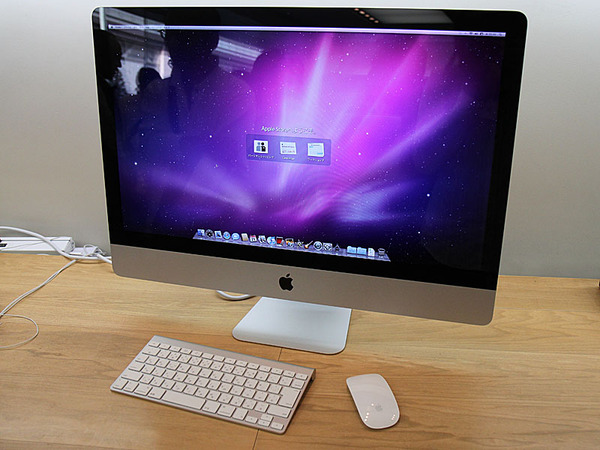 ASCII.jp：このデカさは驚異！ 27インチiMacの実機を激写 (1/3)