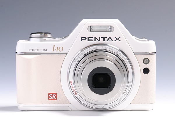 ASCII.jp：レトロで可愛いボディの「Optio I-10」 (1/4)