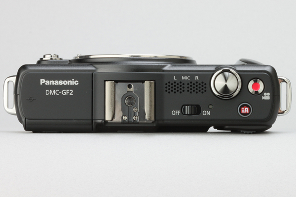 ASCII.jp：タッチ操作のお手軽一眼！ 「LUMIX GF2」を試す (1/5)
