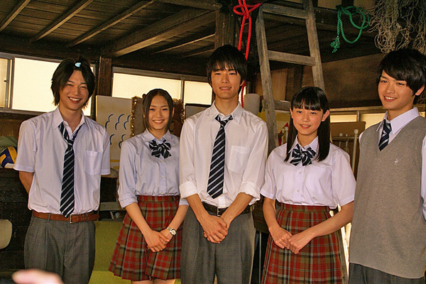 ASCII.jp：ケータイ小説「金魚倶楽部」がNHKでドラマ化！