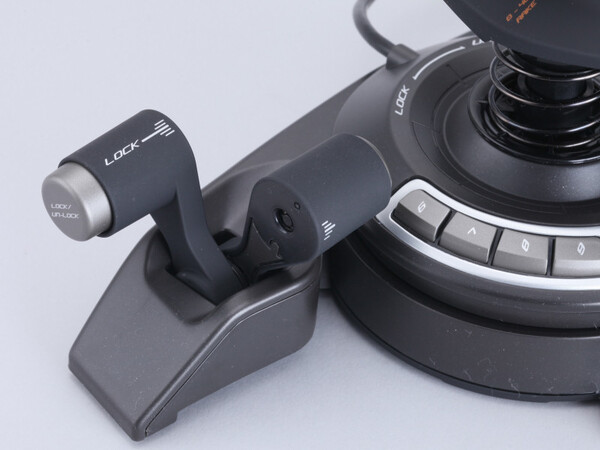 ASCII.jp：Microsoft Flightに合わせて買いたいジョイスティックはこれ