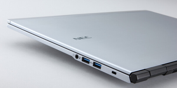 ASCII.jp：15型級で世界最薄のUltrabook「LaVie X」をNECPが発表 (1/2)