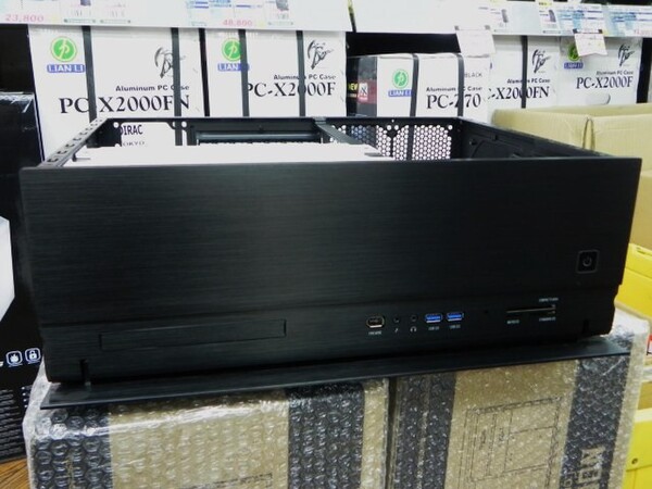 ASCII.jp：アルミ製フロントの横置きHTPC向けケースがFractal Designから