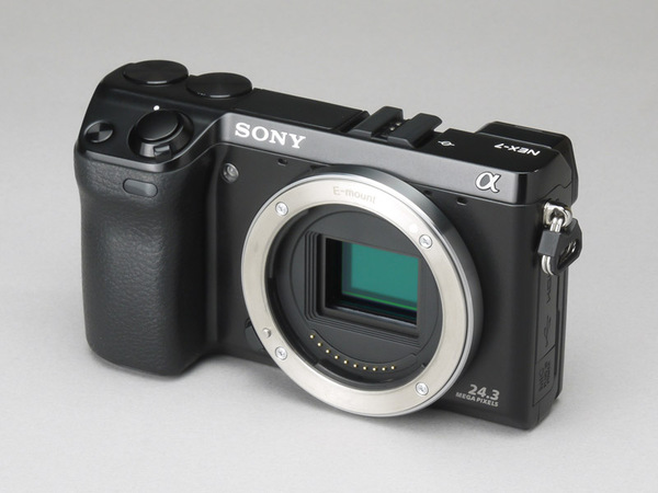 ASCII.jp：7社のミラーレス一眼のラインナップを徹底解説！ (1/6)