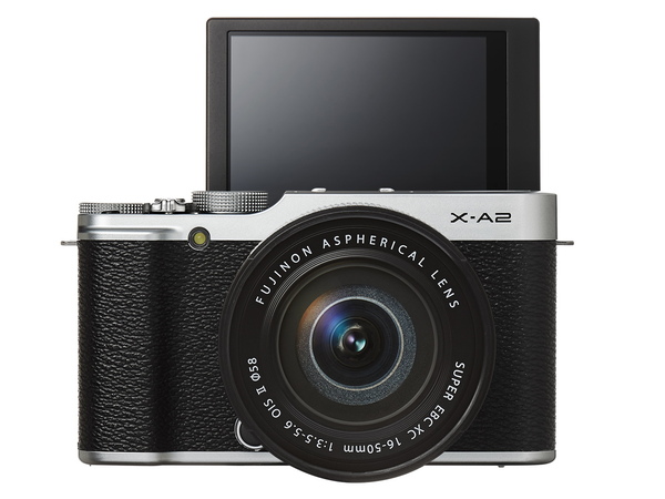 ASCII.jp：自撮りできるチルト液晶を搭載！ 富士フイルム「X-A2」登場