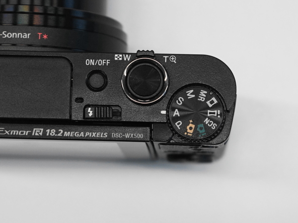 ASCII.jp：光学30倍では世界最小！ ソニー「サイバーショット」2機種を投入