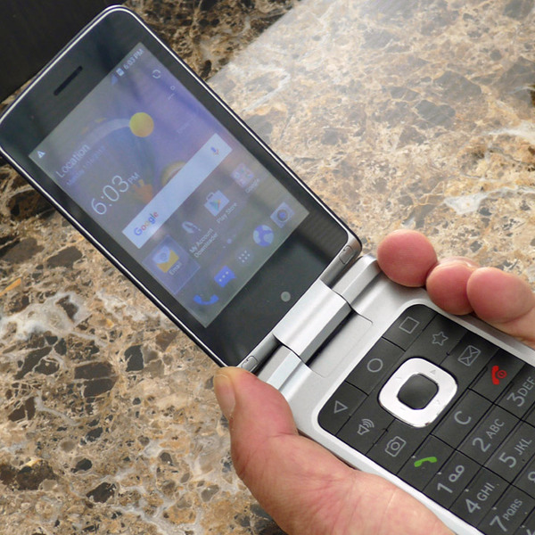 ASCII.jp：ZTEの折りたたみ型ガラホ「CYMBAL-T」は日本でも発売して