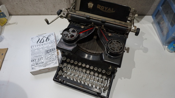 ASCII.jp：タイプライターがUSBキーボードになるキットを組み立てた