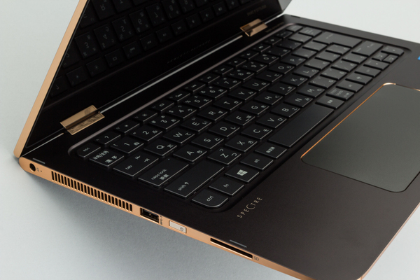 ASCII.jp：「HP Spectre 13-4100 x360」レビュー - デザイン、性能