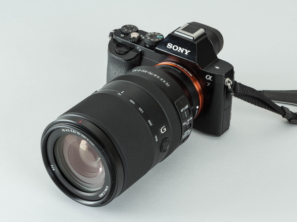 ASCII.jp：最短90cm！ ソニーの寄れるズームレンズ「FE 70-300mm」は