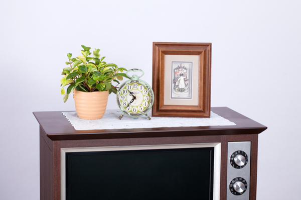 ASCII.jp：レトロな家具調19インチ「液晶テレビ」が限定販売