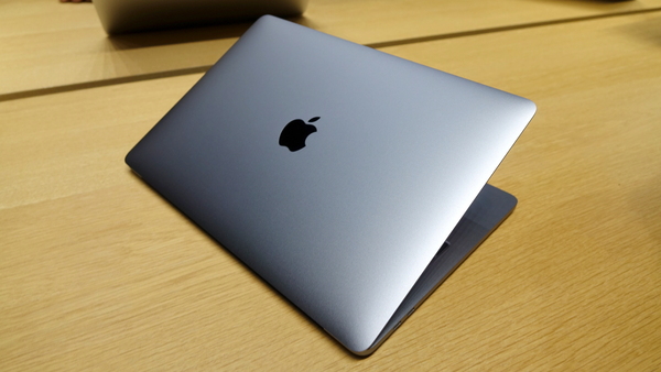 ASCII.jp：新MacBook Pro ハンズオンレポ 「Touch Bar」の操作性が非常