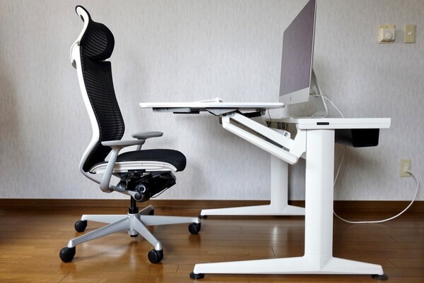 ASCII.jp：20万超えのイスとデスク「Cruise & Atlas」がお得に思え