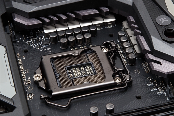 ASCII.jp：マザーボード、ハイエンドとエントリー向けはどこが違う