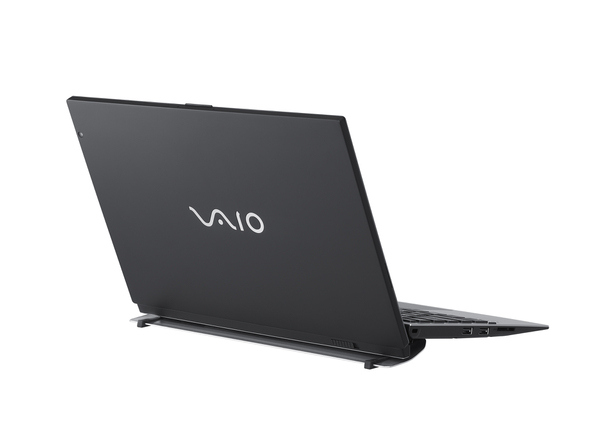 ASCII.jp：VAIO、まったく新しいヒンジ採用で600g台と軽量な2in1