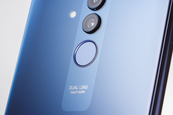 ASCII.jp：ファーウェイ「HUAWEI Mate 20 lite」は両面ダブルレンズ
