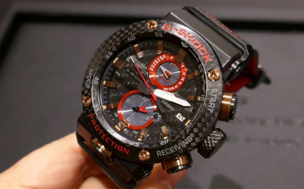 ASCII.jp：G-SHOCKグラビティマスター限定GWR-B1000X「カーボンずくめ