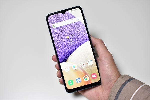 ASCII.jp：3万円台で5G対応スマホ「Galaxy A32 5G」はカメラが万能で