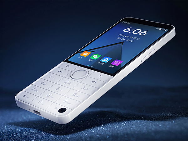 ASCII.jp：これはもうテンキー付きスマホ！ ミニマリスト向けデザイン