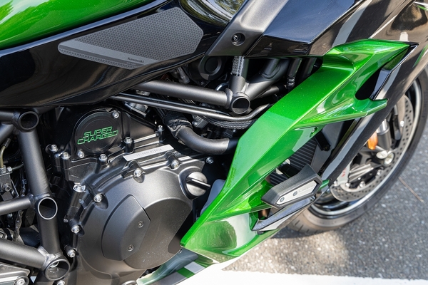 ASCII.jp：トップガン・マーヴェリックに登場するカワサキ「H2」は心を