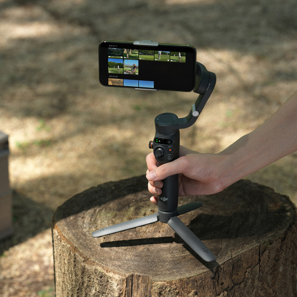 ASCII.jp：DJI、持ち運び簡単でクイック起動できるスマホ