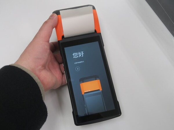 ASCII.jp：プリンター搭載スマホ！ 業務用と思われる「SUNMI V2」が