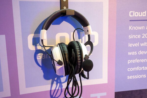 ASCII.jp：伝説の3代目！ ゲーミングヘッドセット「HyperX Cloud III