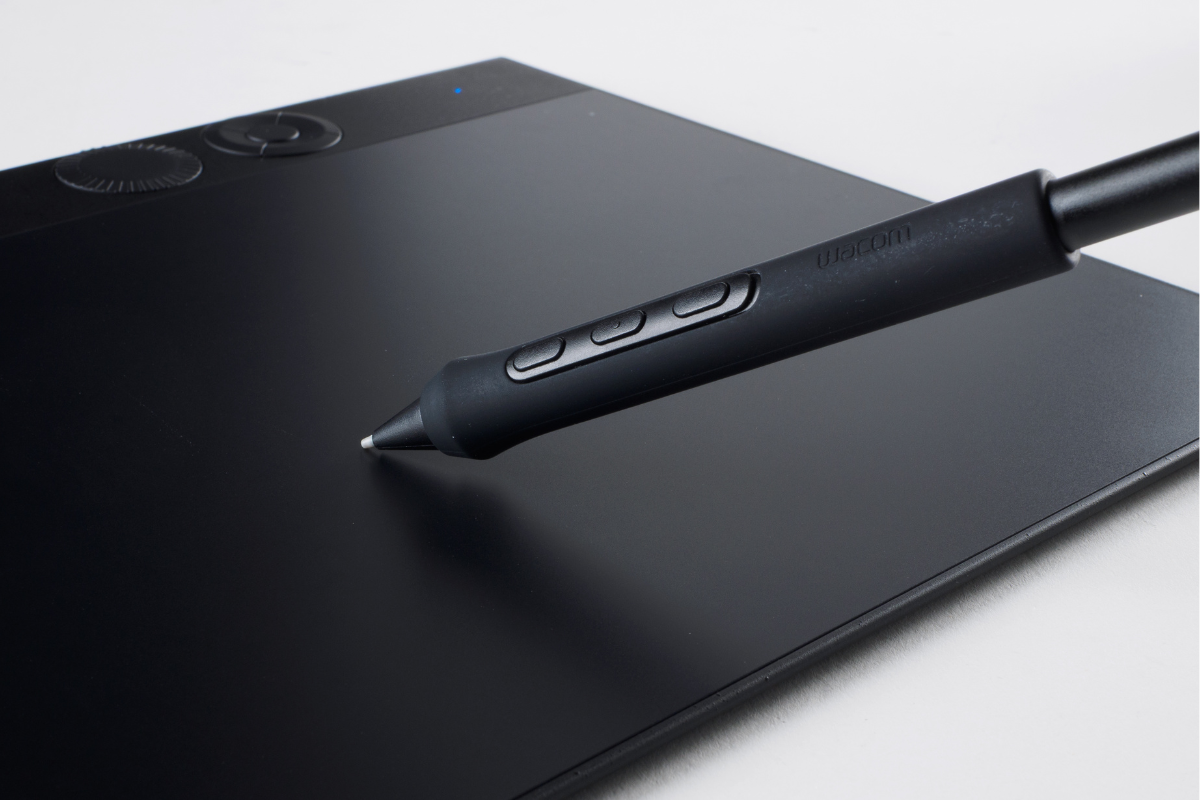 ASCII.jp：本気で描くならこれ一択かも 新型「Wacom Intuos Pro」が