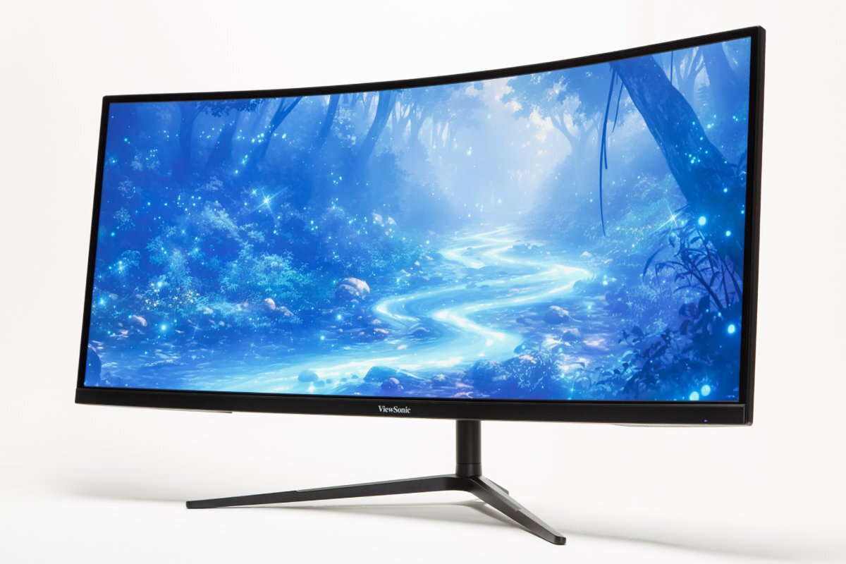 34型＋ウルトラワイド＋湾曲でゲームに仕事に没頭できる！ 湾曲型