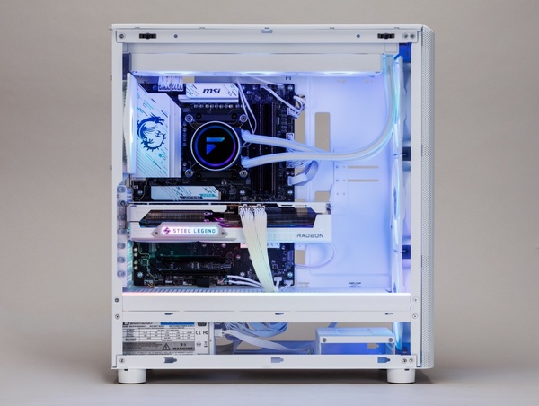 ASCII.jp：Ryzen 7 9850X3DでARC Raidersも超快適なゲーミングPC、標準