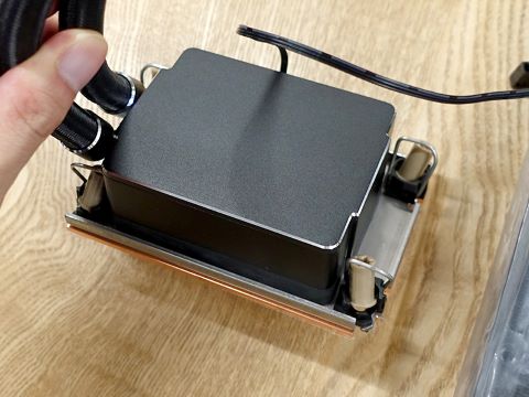 TDP 900W対応の360mm簡易水冷クーラーがAbeeから、Xeon W-3400対応