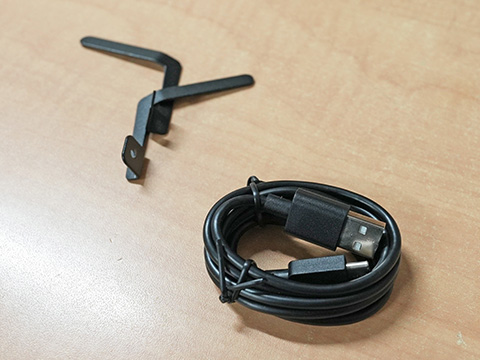 PCハード情報を表示できるUSB接続メーター「VU1」がSTREACOMから、E