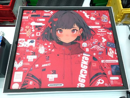 ド派手な全面イラストプリントのガラス製マウスパッド「AXGamingPunk