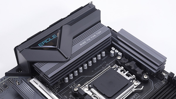 Ryzen 7 9800X3D向けに高コスパ、4万円割れの最安AMD X870マザー