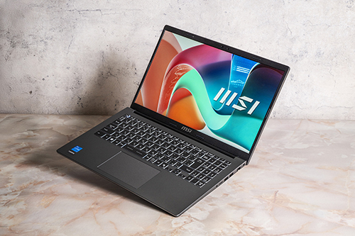 スリム＆スタイリッシュ、しかもCore i7搭載でパワフル！MSI「Modern